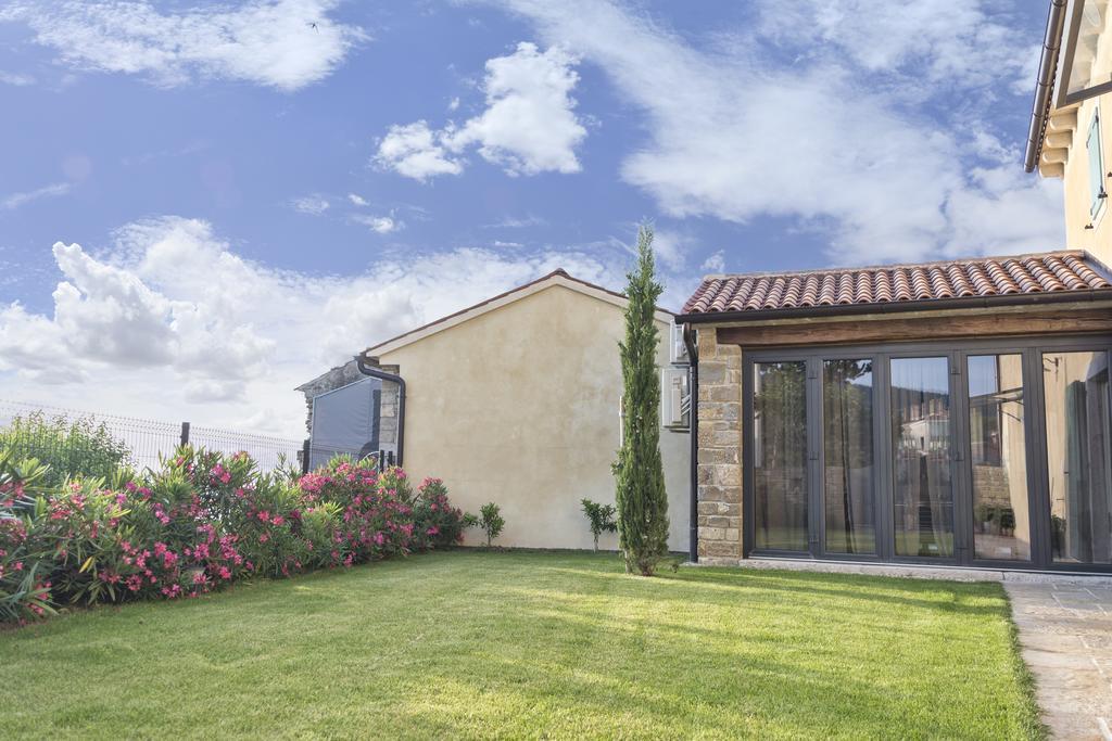 Villa Benvenuti Motovun Exterior photo