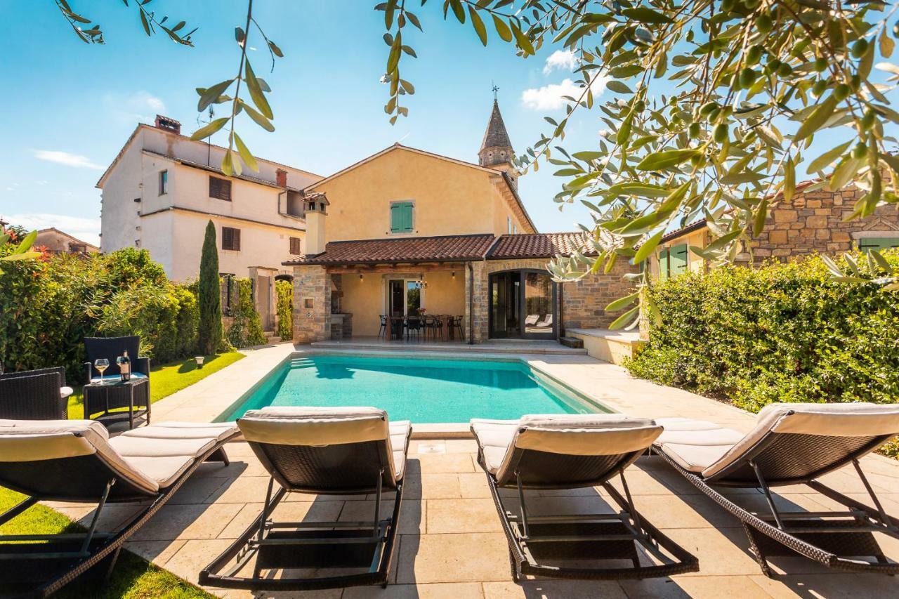 Villa Benvenuti Motovun Exterior photo